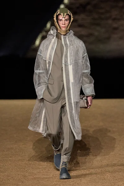 Look 30